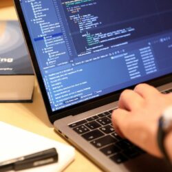 Как устроен слив в душевой кабине
