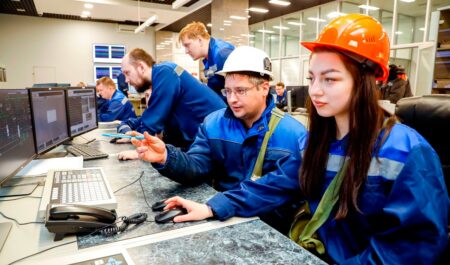 Почему толпа зевак – это не просто скука, а настоящее явление!