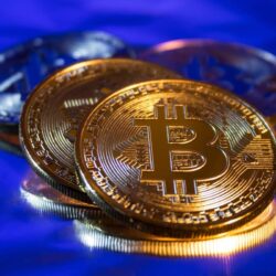 КАК ПОКУПАЮТ БИТКОИНЫ?