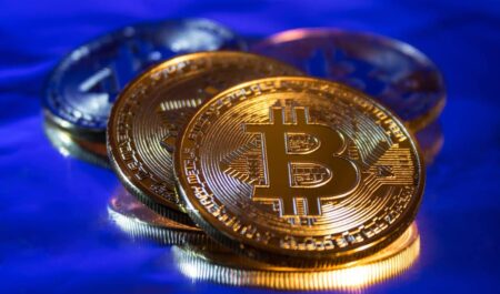 КАК ПОКУПАЮТ БИТКОИНЫ?
