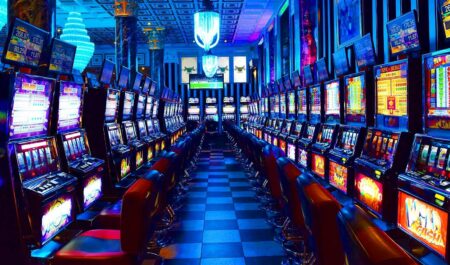 Платные ставки в онлайн-слотах: специфика игры на реальные средства