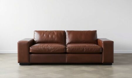 Кожаный раскладной диван: практичный стиль для гостиной и спальни